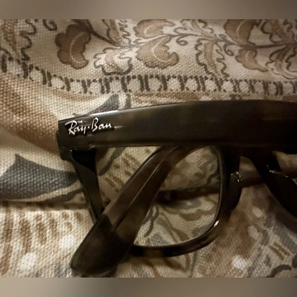 Ray-Ban Wayfarer Frames - Picture 3 of 7